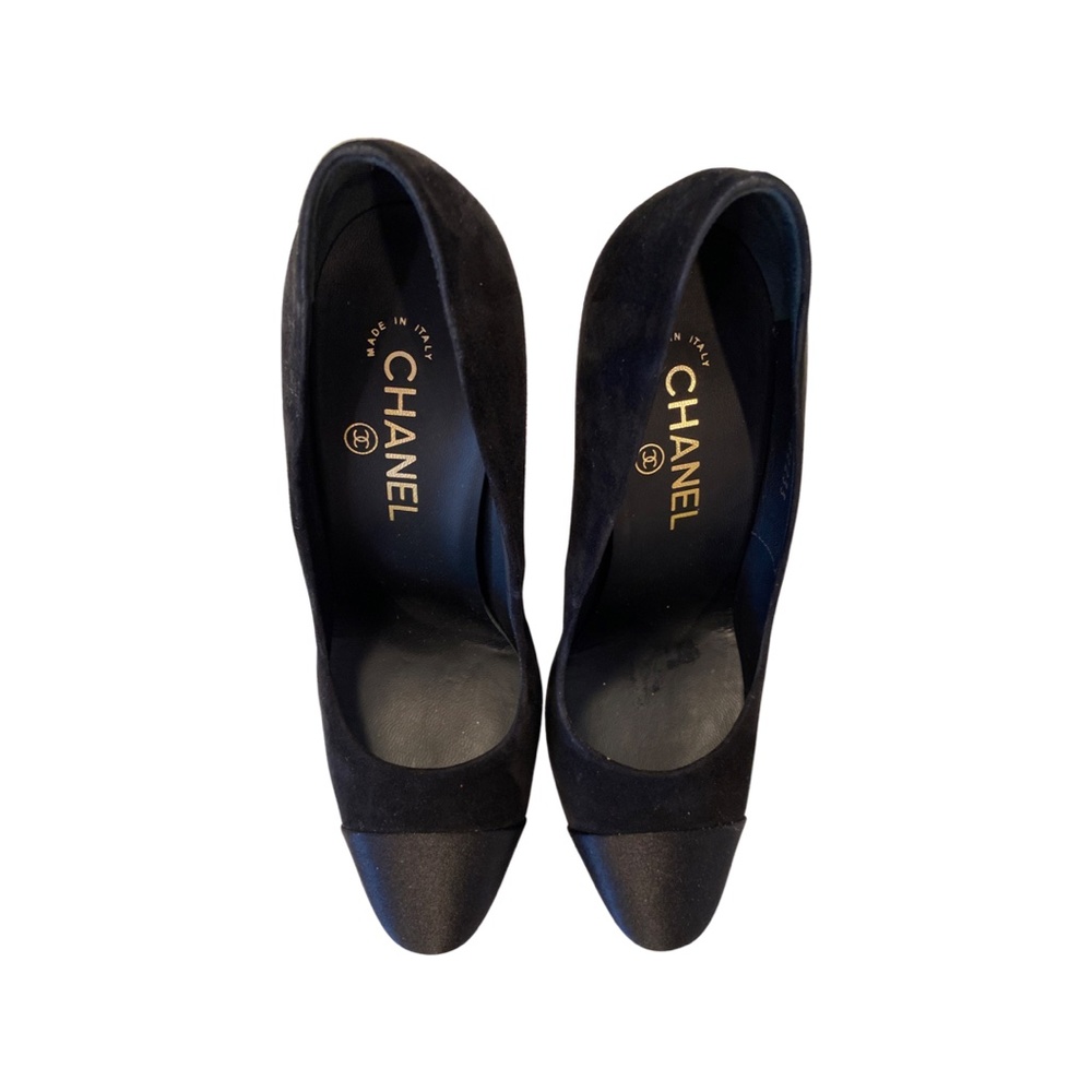 Chanel black suede & Satin Heels: LIKE NEW - Picture 4 of 7